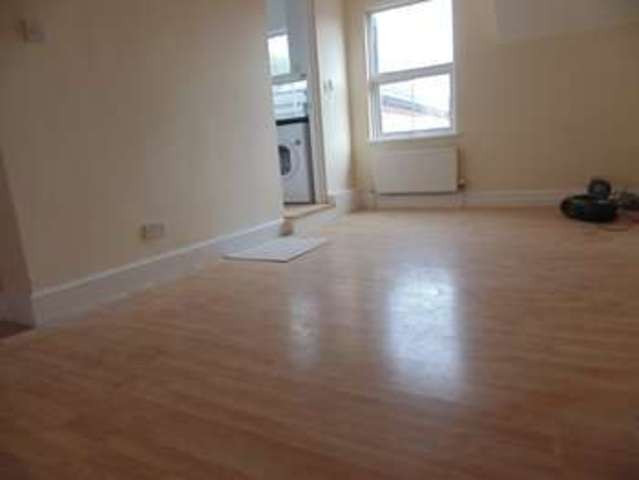  Image of 2 Bedroom Flat to rent at Rushden Northatns Rushden, NN10 0PQ
