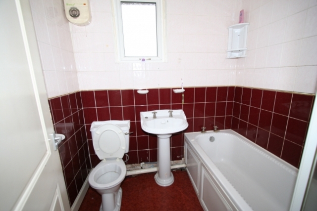 Image of 2 Bedroom Semi-Detached to rent at Rochdale OL11 4QB Rochdale, OL11 4QB