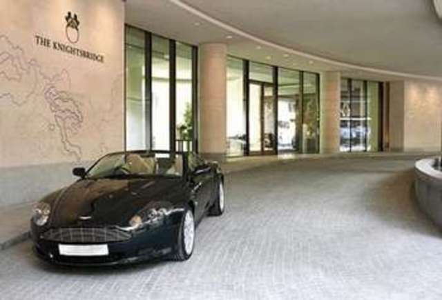  Image of 2 Bedroom Flat for sale at Knightsbridge  London, SW7 1RH