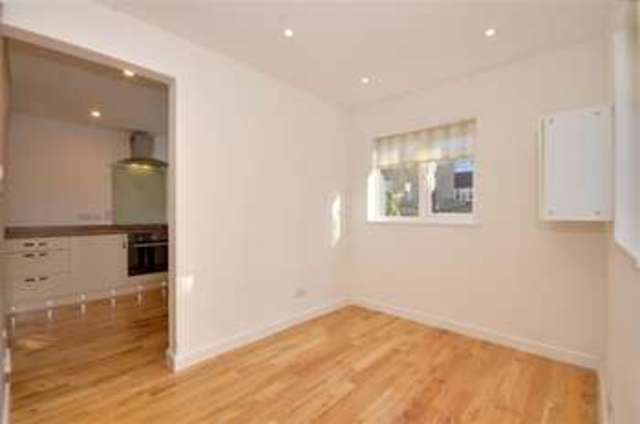  Image of 3 Bedroom Semi-Detached for sale at Uckfield East Sussex Uckfield, TN22 1DW