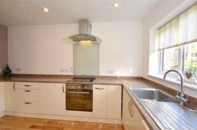  Image of 3 Bedroom Semi-Detached for sale at Uckfield East Sussex Uckfield, TN22 1DW
