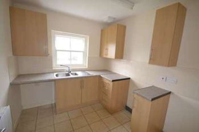  Image of 1 Bedroom Flat to rent at Lloyds Terrace Adpar Newcastle Emlyn, SA38 9NS