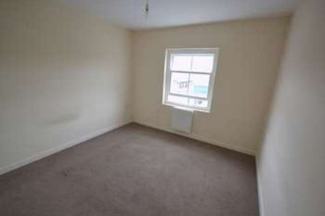  Image of 1 Bedroom Flat to rent at Lloyds Terrace Adpar Newcastle Emlyn, SA38 9NS