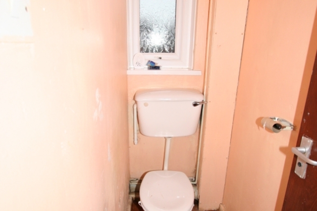  Image of 3 Bedroom Terraced to rent at Rochdale OL16 5SR Rochdale, OL16 5SR