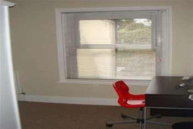  Image of 5 Bedroom Detached to rent at Southampton, SO15 2HW