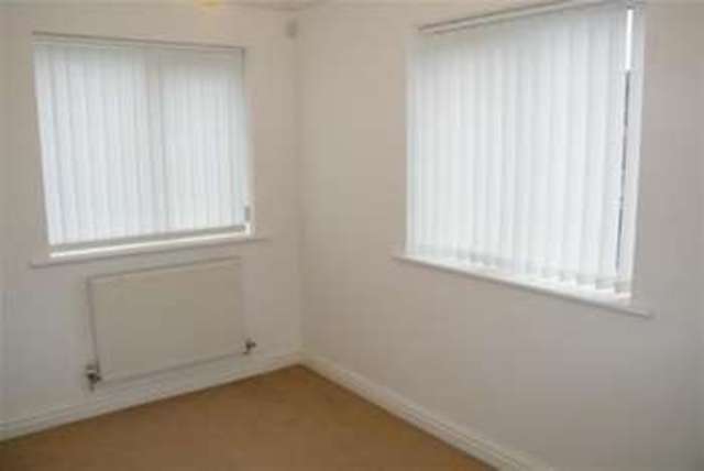  Image of 2 Bedroom Flat to rent at Bolton, BL6 6DX