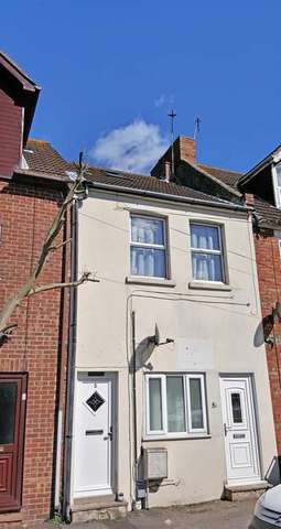  Image of 1 Bedroom Flat for sale at Folkestone Kent Folkestone, CT19 6EE