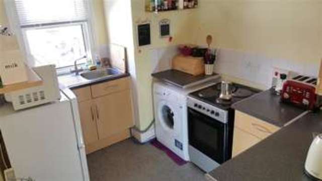  Image of 1 Bedroom Flat for sale at Folkestone Kent Folkestone, CT19 6EE