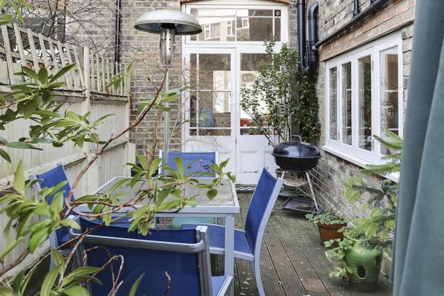  Image of 4 Bedroom Terraced for sale at Ossian Road  Stroud Green, N4 4EA