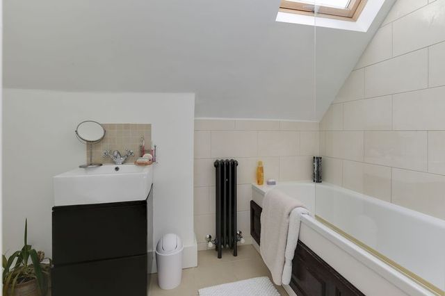  Image of 4 Bedroom Terraced for sale at Ossian Road  Stroud Green, N4 4EA