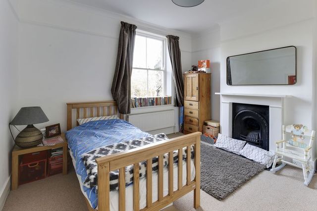  Image of 4 Bedroom Terraced for sale at Ossian Road  Stroud Green, N4 4EA