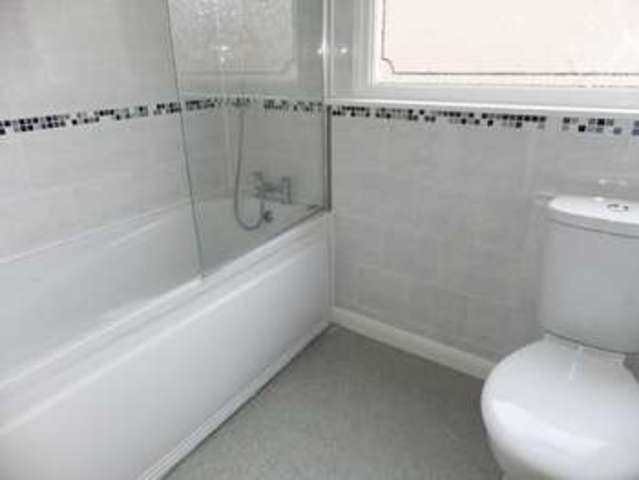  Image of 2 Bedroom Detached for sale at Raddington Drive  Solihull, B92 7DU