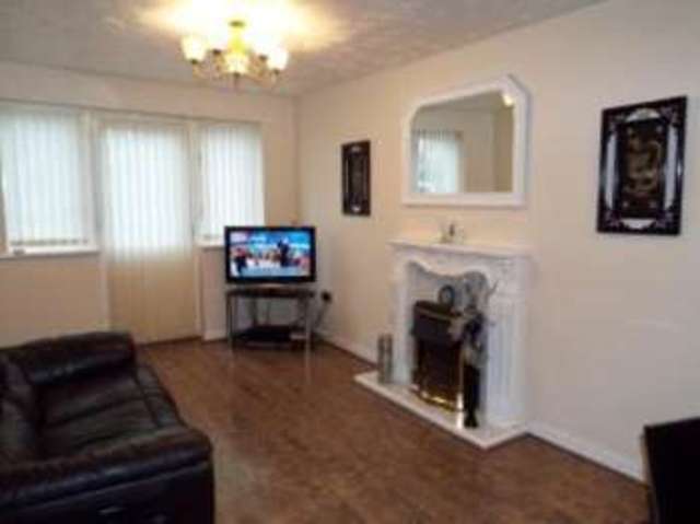  Image of 2 Bedroom Flat for sale at 7 Cypress Square Birmingham Olton, B27 6NJ