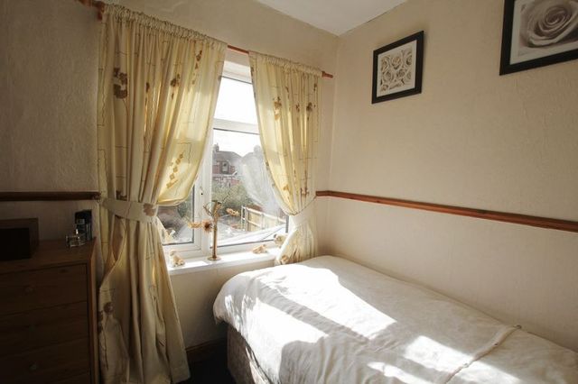  Image of 3 Bedroom Terraced for sale at Severn Street  Hull, HU8 8TH