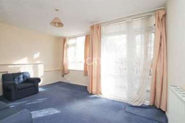  Image of 2 Bedroom Flat to rent at Solebay Street  London, E1 4PP