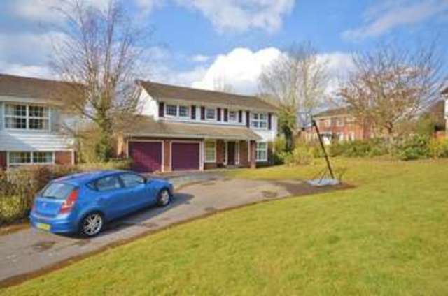  Image of 5 Bedroom Detached to rent at Southcote Way Penn Tylers Green, HP10 8JS