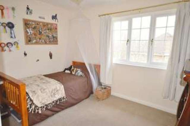  Image of 5 Bedroom Detached to rent at Southcote Way Penn Tylers Green, HP10 8JS