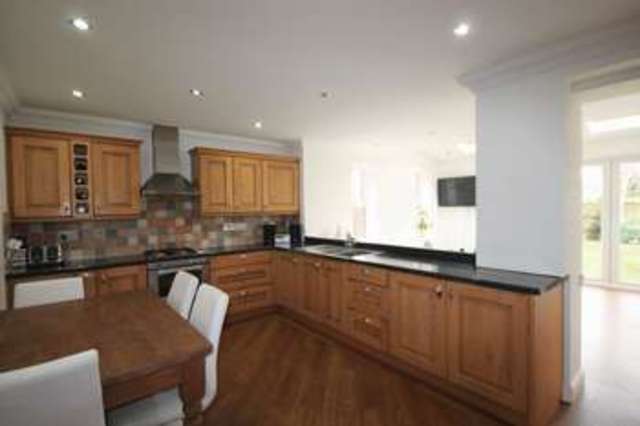  Image of 4 Bedroom Detached for sale at Summers Mead Yate Bristol, BS37 7RB