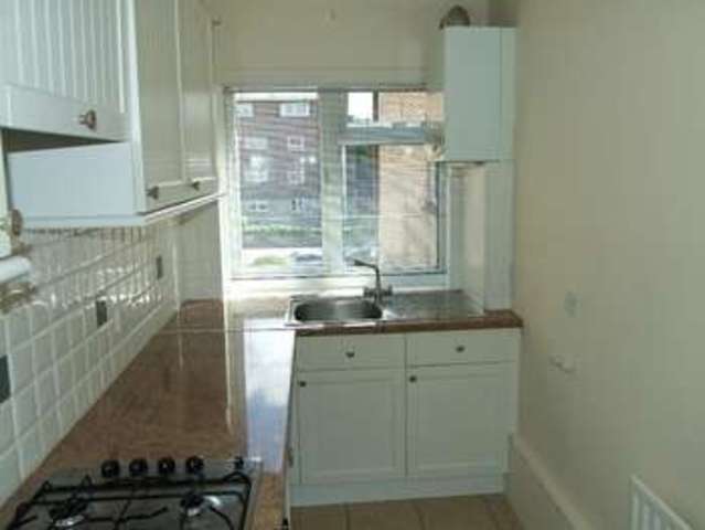  Image of 2 Bedroom Flat to rent at Victoria Avenue  Swanage, BH19 1AN