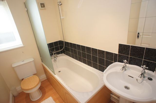  Image of 2 Bedroom Terraced to rent at Sycamore Drive  Brentwood, CM14 4UG