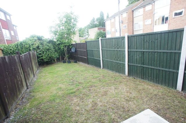  Image of 2 Bedroom Terraced to rent at Sycamore Drive  Brentwood, CM14 4UG