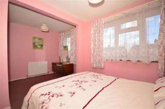  Image of 3 Bedroom Semi-Detached for sale at Dartford Kent Dartford, DA2 6LB