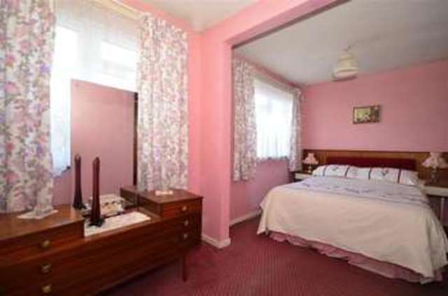  Image of 3 Bedroom Semi-Detached for sale at Dartford Kent Dartford, DA2 6LB