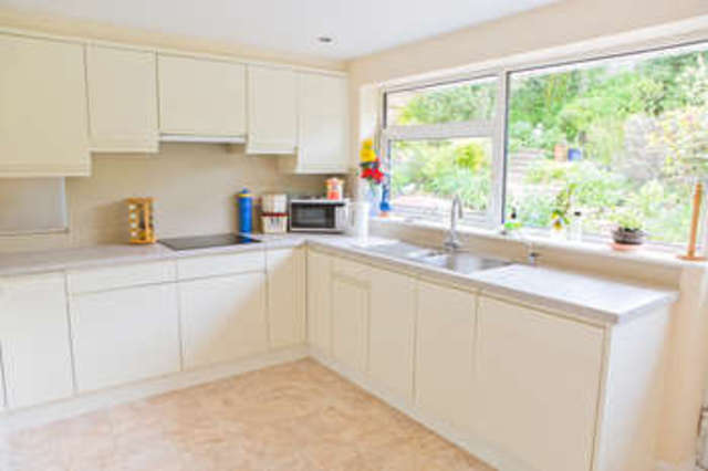  Image of 4 Bedroom Detached for sale at Worcester Worcestershire Worcester, WR5 2DA