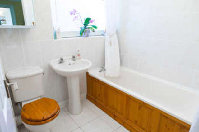  Image of 4 Bedroom Detached for sale at Worcester Worcestershire Worcester, WR5 2DA