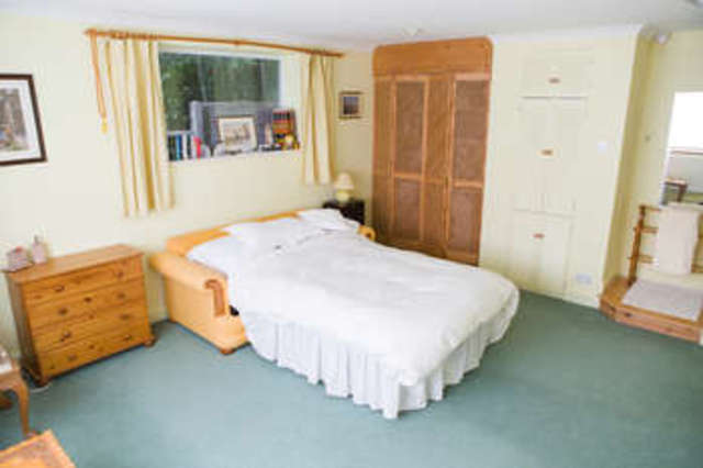  Image of 4 Bedroom Detached for sale at Worcester Worcestershire Worcester, WR5 2DA