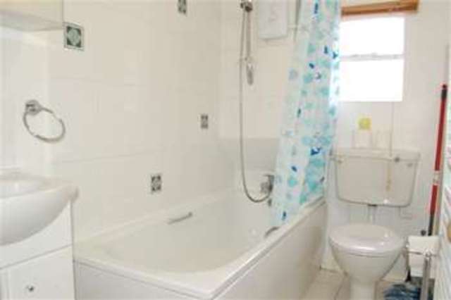  Image of 1 Bedroom Apartment to rent at Wimbledon Park, SW19 7JJ