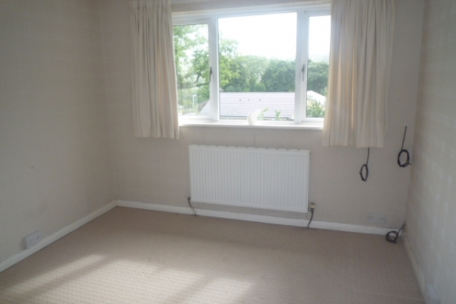 Image of 3 Bedroom Semi-Detached to rent at Rochdale OL12 8TZ Rochdale, OL12 8TZ