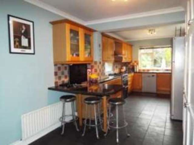  Image of 3 Bedroom Detached for sale at West Byfleet Surrey West Byfleet, KT14 6AS