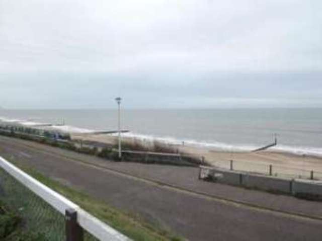  Image of 2 Bedroom Flat for sale at 1 Warren Edge Close Bournemouth Wick, BH6 4AY