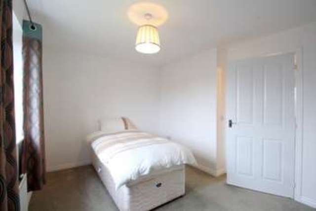  Image of 2 Bedroom Semi-Detached for sale at Middlebank Rise  Dunfermline, KY11 8LH