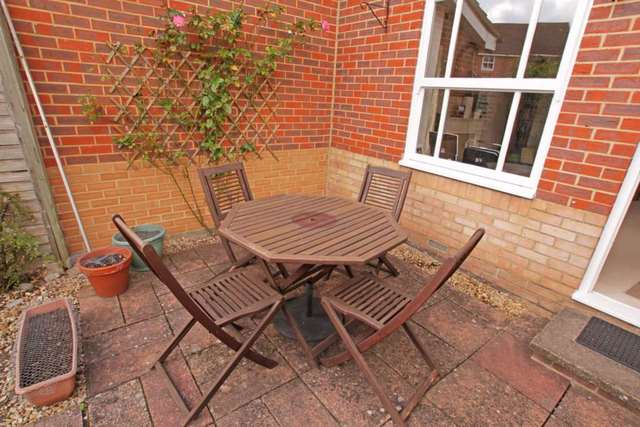  Image of 2 Bedroom Terraced to rent at Ancholme Close  Didcot, OX11 7TW