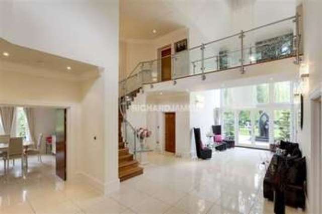  Image of 4 Bedroom Detached for sale at Arkley, EN5 3HJ