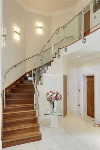 Image of 4 Bedroom Detached for sale at Arkley, EN5 3HJ