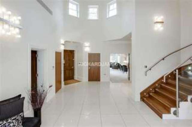  Image of 4 Bedroom Detached for sale at Arkley, EN5 3HJ