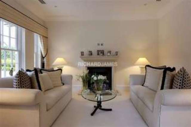  Image of 4 Bedroom Detached for sale at Arkley, EN5 3HJ