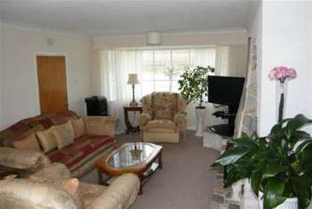  Image of 3 Bedroom Detached to rent at Bolton, BL3 4PB