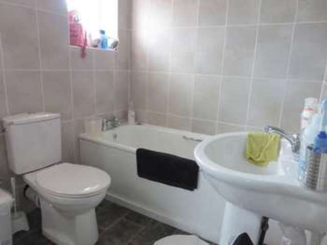  Image of 3 Bedroom Detached for sale at Arrow Crescent  Alcester, B49 6BE