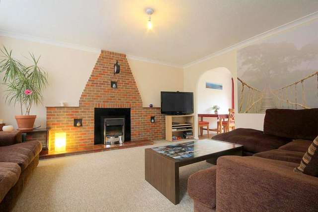  Image of 3 Bedroom Detached for sale at Braemar Turn  Hemel Hempstead, HP2 7QQ