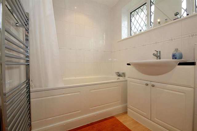  Image of 3 Bedroom Detached for sale at Braemar Turn  Hemel Hempstead, HP2 7QQ