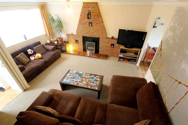  Image of 3 Bedroom Detached for sale at Braemar Turn  Hemel Hempstead, HP2 7QQ