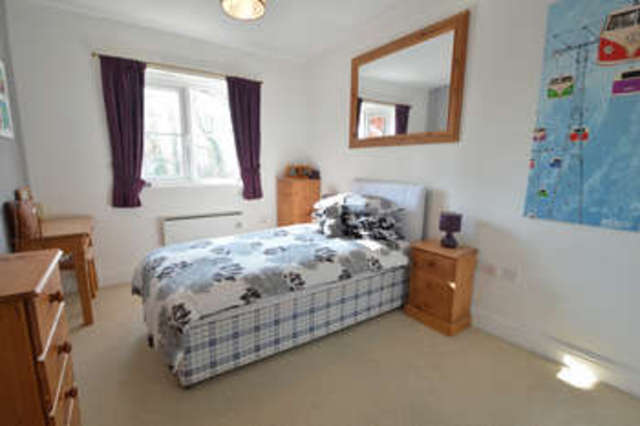  Image of 2 Bedroom Flat for sale at Chandlers Ford  Chandler