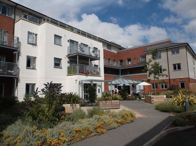 Image of 2 Bedroom Flat for sale at Sopwith Road  Eastleigh, SO50 5LN