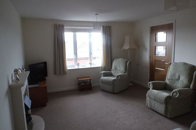  Image of 2 Bedroom Flat for sale at Sopwith Road  Eastleigh, SO50 5LN
