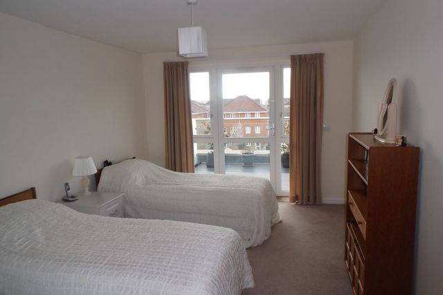  Image of 2 Bedroom Flat for sale at Sopwith Road  Eastleigh, SO50 5LN