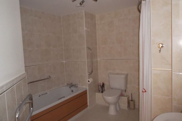  Image of 2 Bedroom Flat for sale at Sopwith Road  Eastleigh, SO50 5LN